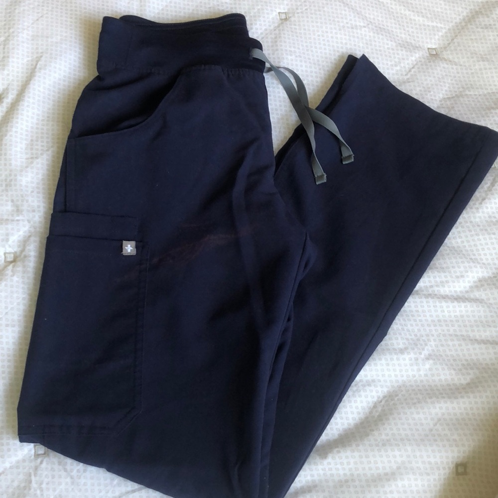 Women’s Figs- Kade Cargo 4 pocket Scrub Pants